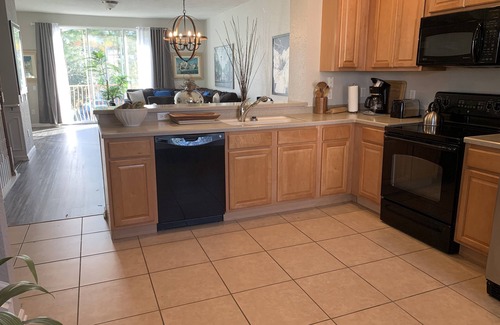 Florida Central Atlantic Coast Casa | Upscale Stay: Minutes from Parks, Convention Center and attractions.