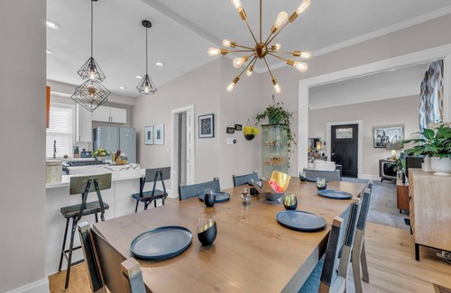 Independence Casa | Upscale Stay Near Truman, Stadiums, Historic Independence Square, & Downtown KC