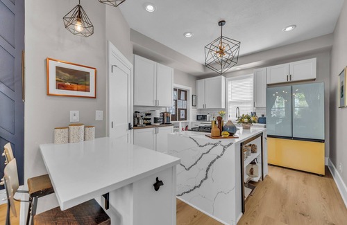 Independence Casa | Upscale Stay Near Truman, Stadiums, Historic Independence Square, & Downtown KC
