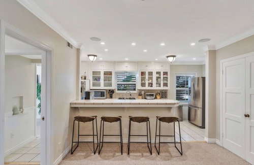 Bakersfield Casa | Upscale, tranquil, modern oasis: Amazing pool and spa