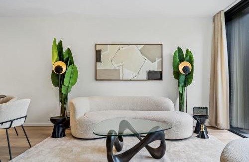 Ville Haute Apartamento | Upscale Urban Apartment Style & Comfort for Six