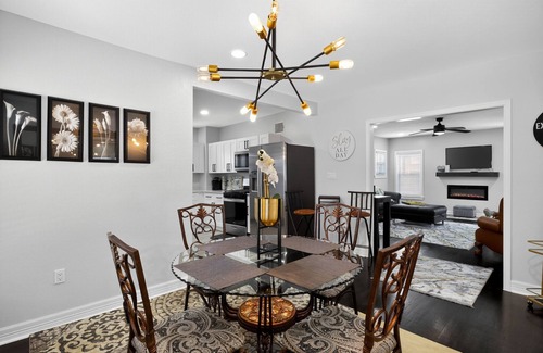 South Central Houston Casa | Upscale Urban | Near Downtown & Museum District