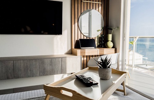 Oranjestad Condominio | Upscaled and modern OCEANFRONT apartment
