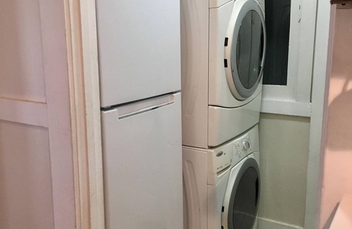 San Anselmo Apartamento | Arriba Apartamento privado en dúplex cerca de la ciudad!