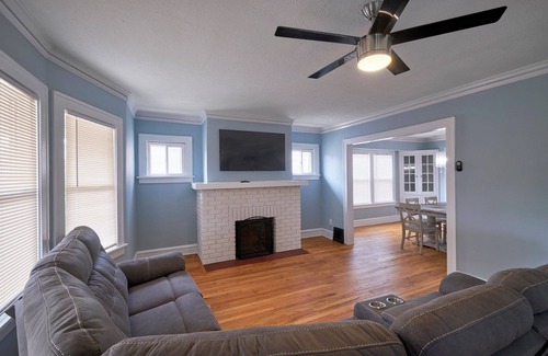 Lakewood Casa | Upstairs unit in duplex