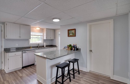 East Syracuse Apartamento | Upstate New York Vacation Rental w/ Hot Tub!