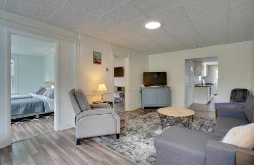 East Syracuse Apartamento | Upstate New York Vacation Rental with Hot Tub!