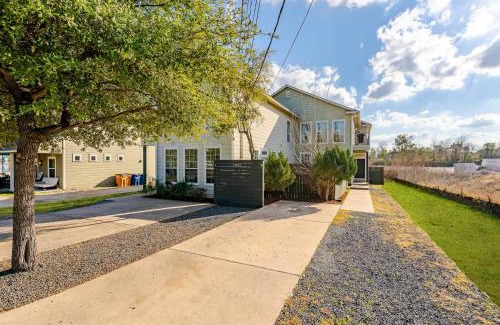 Govalle Casa | Upstay East Austin Retreat w Yard - 5min to Downtown