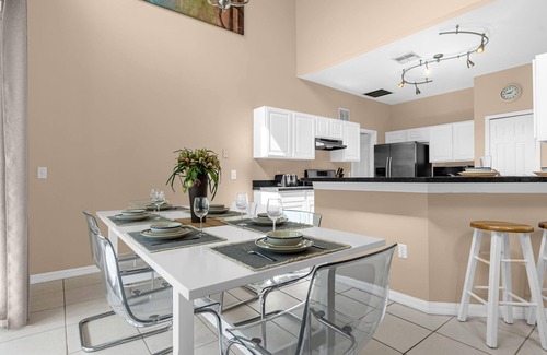 Crescent Lakes Casa | Upstay Home w Pool, Hot Tub & Patio - Pet Friendly