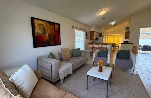 Chatham Park Casa | Upstay Stylish 3BR Family-friendly Retreat w Patio