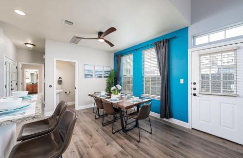 Govalle Casa | Upstay Stylish 4BR Getaway in Vibrant East Austin