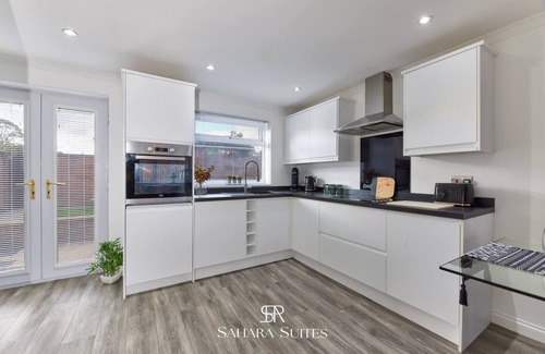 Newcastle-upon-Tyne Casa | Upto 20% Off |Monthly 3BR |City Centre + Parking