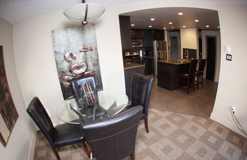 Connaught Condominio | Uptown 1D01- 1 habitación + estudio - Calgary, Alberta