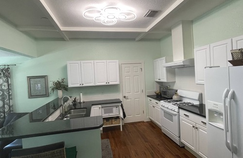 Historic Uptown Casa | Uptown Bungalow 2/2