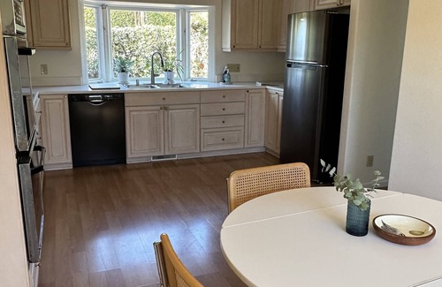 Oak Park Casa | Uptown cape code home