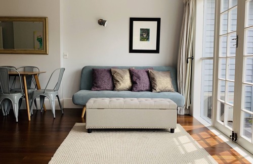 Saint Albans Cabaña | Uptown City Haven - Christchurch Townhouse