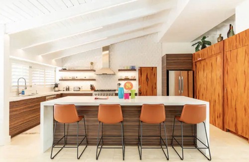 Old Las Palmas Casa | Uptown Design District Walking distance to Downtown Palm Springs!