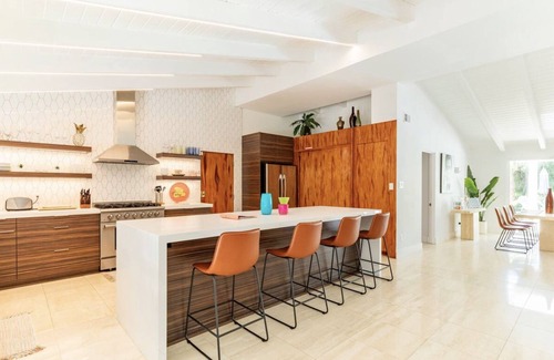Old Las Palmas Casa | Uptown Design District Walking distance to Downtown Palm Springs!