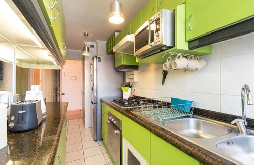 Apoquindo Apartamento | Uptown Ethnic - 2BR, Metro, Wifi, TV