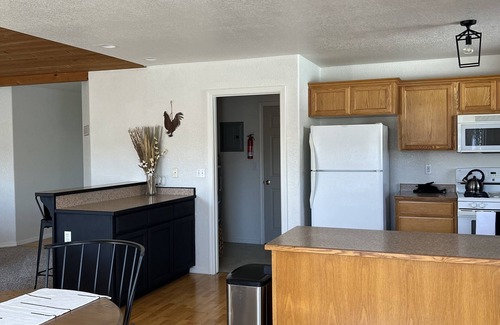 Ferndale Casa | Uptown Ferndale- two blocks from Main St in the Victorian Village!