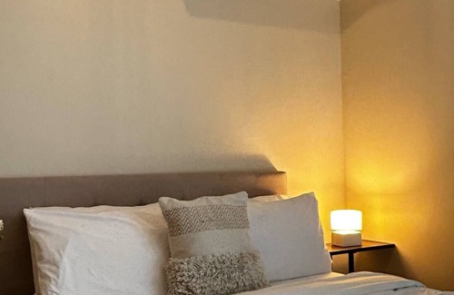 Bonifacio Global City Hotel | Uptown Parksuites Tower Two