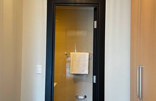 Bonifacio Global City Hotel | Uptown Parksuites Tower Two