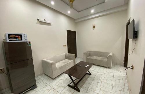 Punjab Apartamento | Uptown Residences