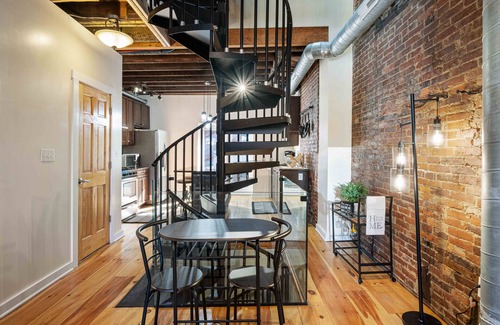 Bluff Casa | Uptown Stay *Near PPG Paints*