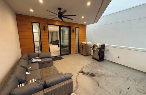 Poverty Ridge Casa | Uptown!!!!