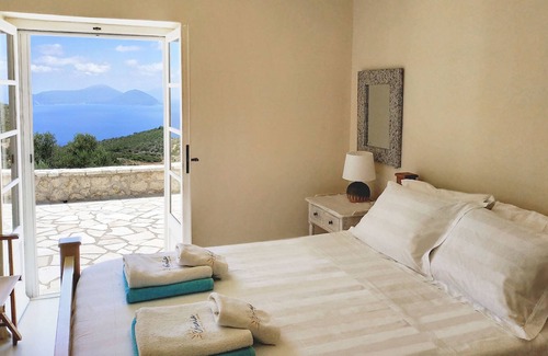 Evgiros Villa | Exclusiva villa de lujo, piscina privada, vistas al mar Jónico desde todas las habitaciones y espacios