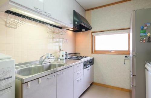 Urayasu Apartamento | Urayasu Horie House -浦安堀江ハウス- Disneylandまで約30分 Wi-Fi 駐車場付で1棟貸切