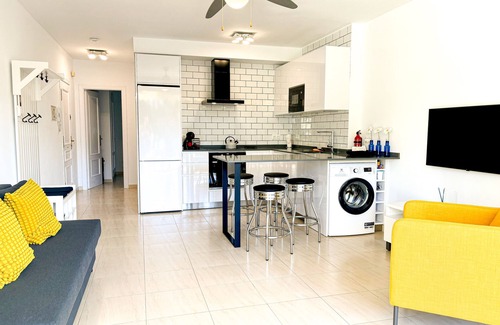 Nerja Apartamento | Urb. Jardines de Burriana, 1 bed Ground floor, step free - PRIVATE PARKING