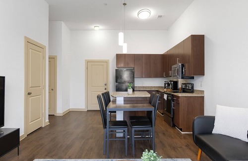Five Points South Apartamento | Urban 1BR Apartment | Prime Location