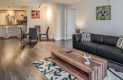 Clayton Park Apartamento | Urban 1BR Apt with Skyline Views, On-Site Theater