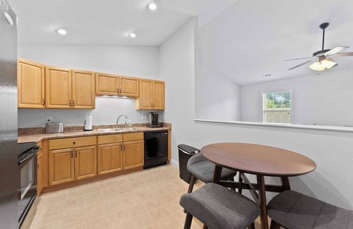 Knoxville Casa | Urban 2BD Retreat - 15 mins to Dtwn Knoxville