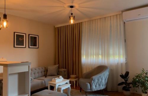 Kraljevo Apartamento | Urban Apartman-privatan parking-
