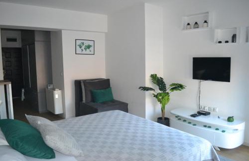 Medijana Apartamento | Urban Apartment