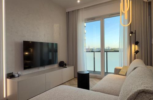 Katowice Apartamento | URBAN APARTMENTS GLOBAL, Jacuzzi, Floor 8th No 03, Garage, Self Check-in, No deposit