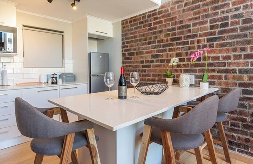 Salt River Apartamento | Urban Artisan Loft with Mountain Views & Fast Wi-F