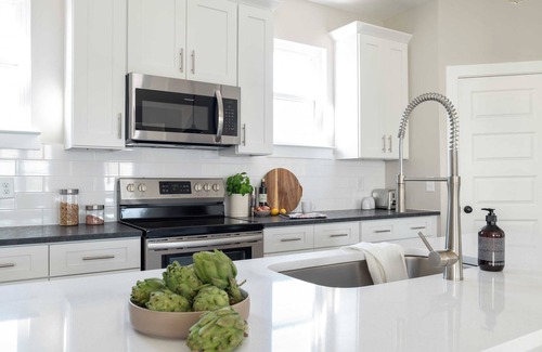 Talbot's Corner Cabaña | Urban by Avantstay Elegant East Nashville Condo Hip & Trendy Area