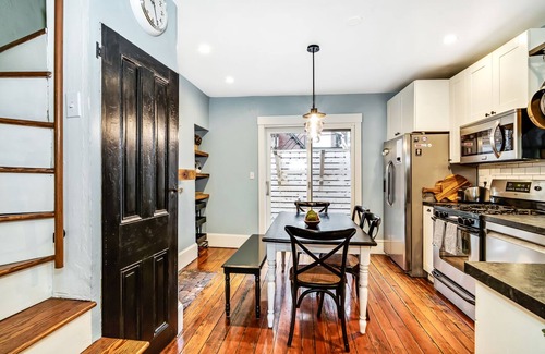 Center City Casa | Urban Charm! 4BR/2BR Retreat w/Patio & Parking