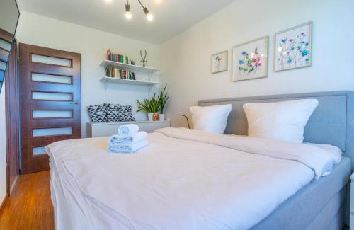 Katowice Apartamento | Urban Chic Apartment by Bookinghost