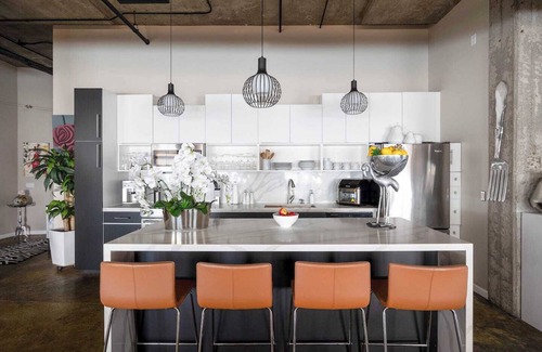 Hillcrest Apartamento | Urban Chic Manhattan Style Loft w/Terrace