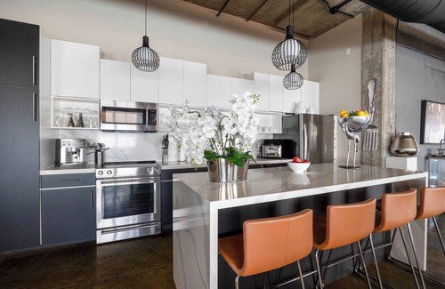 Hillcrest Apartamento | Urban Chic Manhattan Style Loft w/Terrace