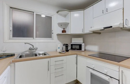 La Nova Esquerra de l'Eixample Casa | URBAN CITY BUILDING! Perfect for big groups!