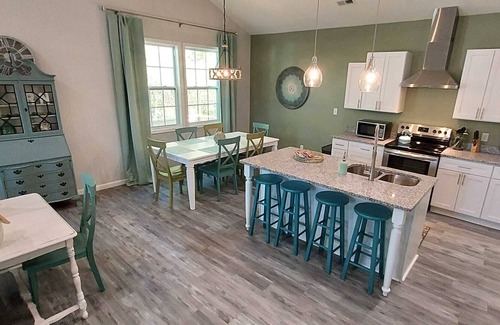 Jacksonville Casa | Urban Coastal 3-Bedroom Sleeps 11 / 134