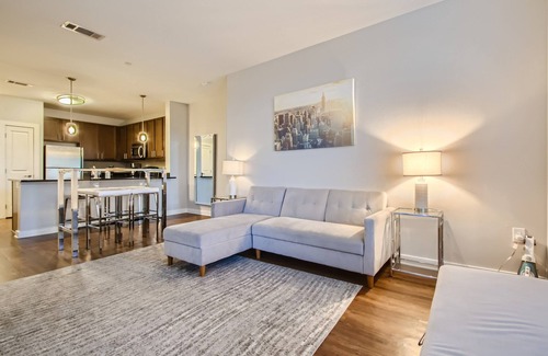 The Gulch Apartamento | Urban Comfort 2BD Near Broadway & Nightlife