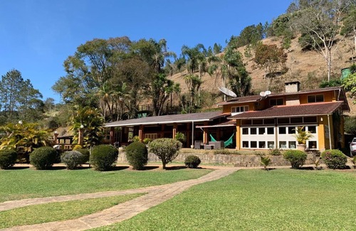 Teresopolis Casa | Confort urbano en un entorno totalmente rural.