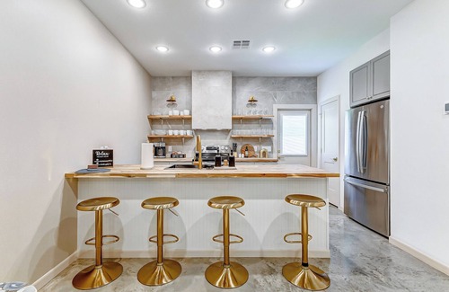 Downtown Casa | Urban Cottage: Downtown Bryan near Texas A&M!