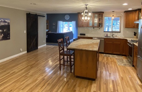 Deschutes River Woods Casa | Urban Craftsman Retreat